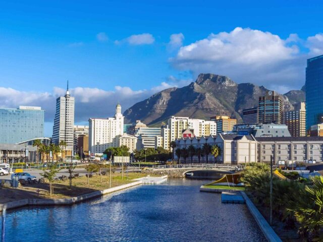 https://www.glampinghosts.com/wp-content/uploads/2018/08/post_capetown_02-640x480.jpg